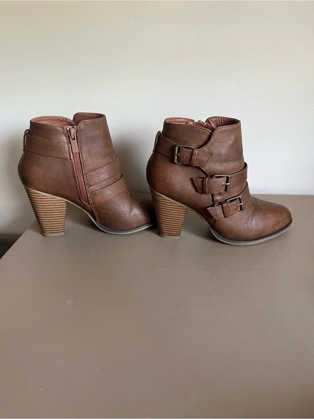 N/A stylish brown